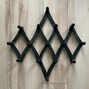 Vintage expandable coat rack